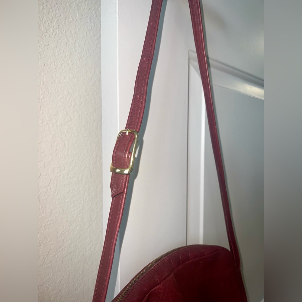 Vintage Genuine Leather Adjustable Cross Body or Shoulder Purse in Burgundy Red - Picture 3 of 7